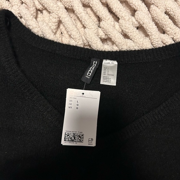 Divided Black V-Neck Women's Sweater - Picture 2 of 4